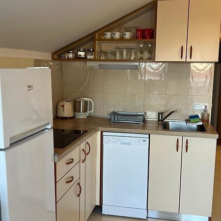 Apartments Neven 오미스 외부 사진