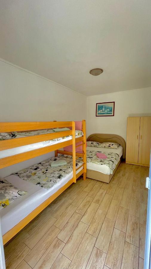 Apartments Neven 오미스 외부 사진