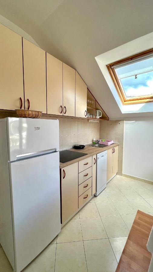 Apartments Neven 오미스 외부 사진