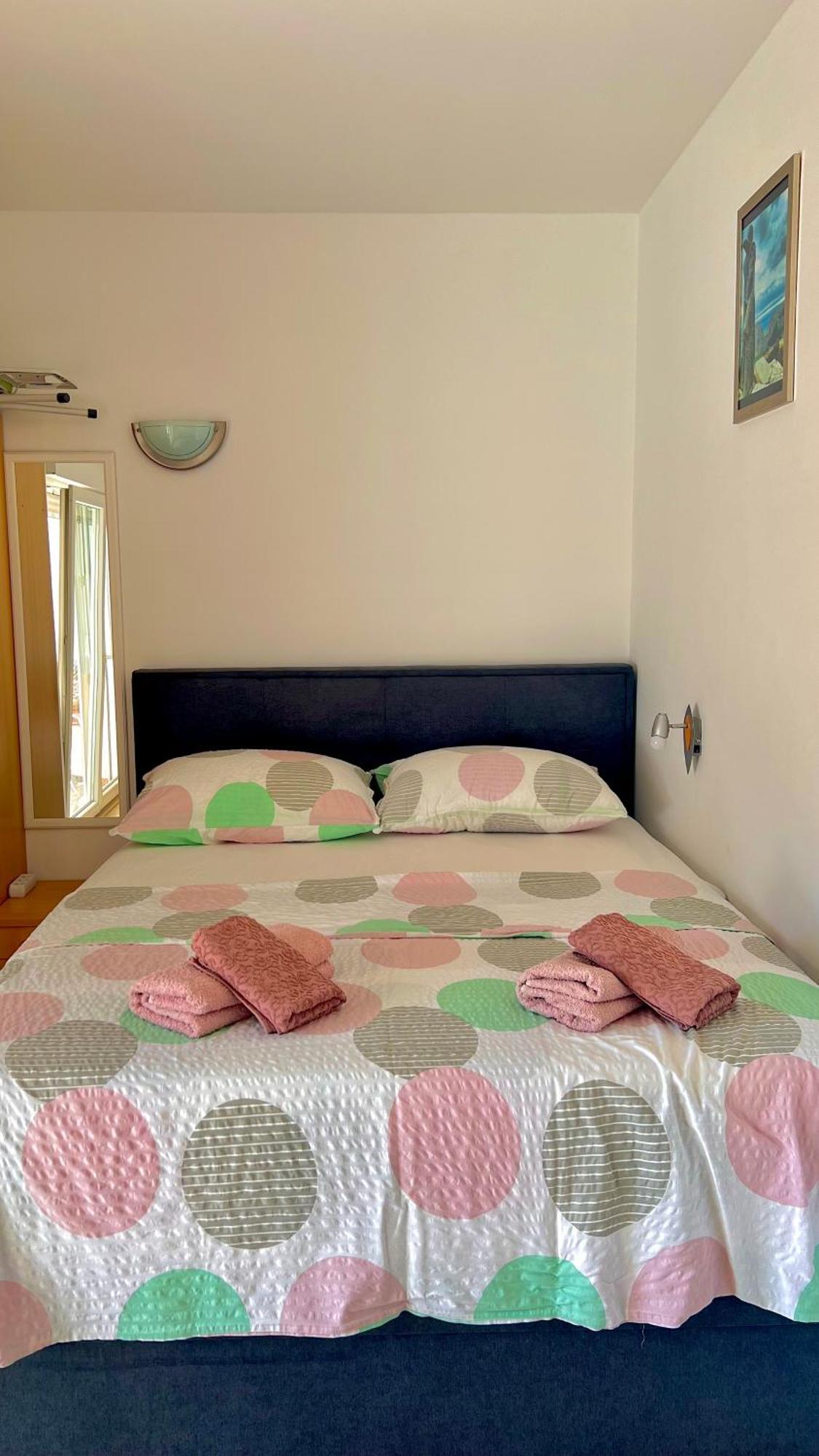 Apartments Neven 오미스 외부 사진