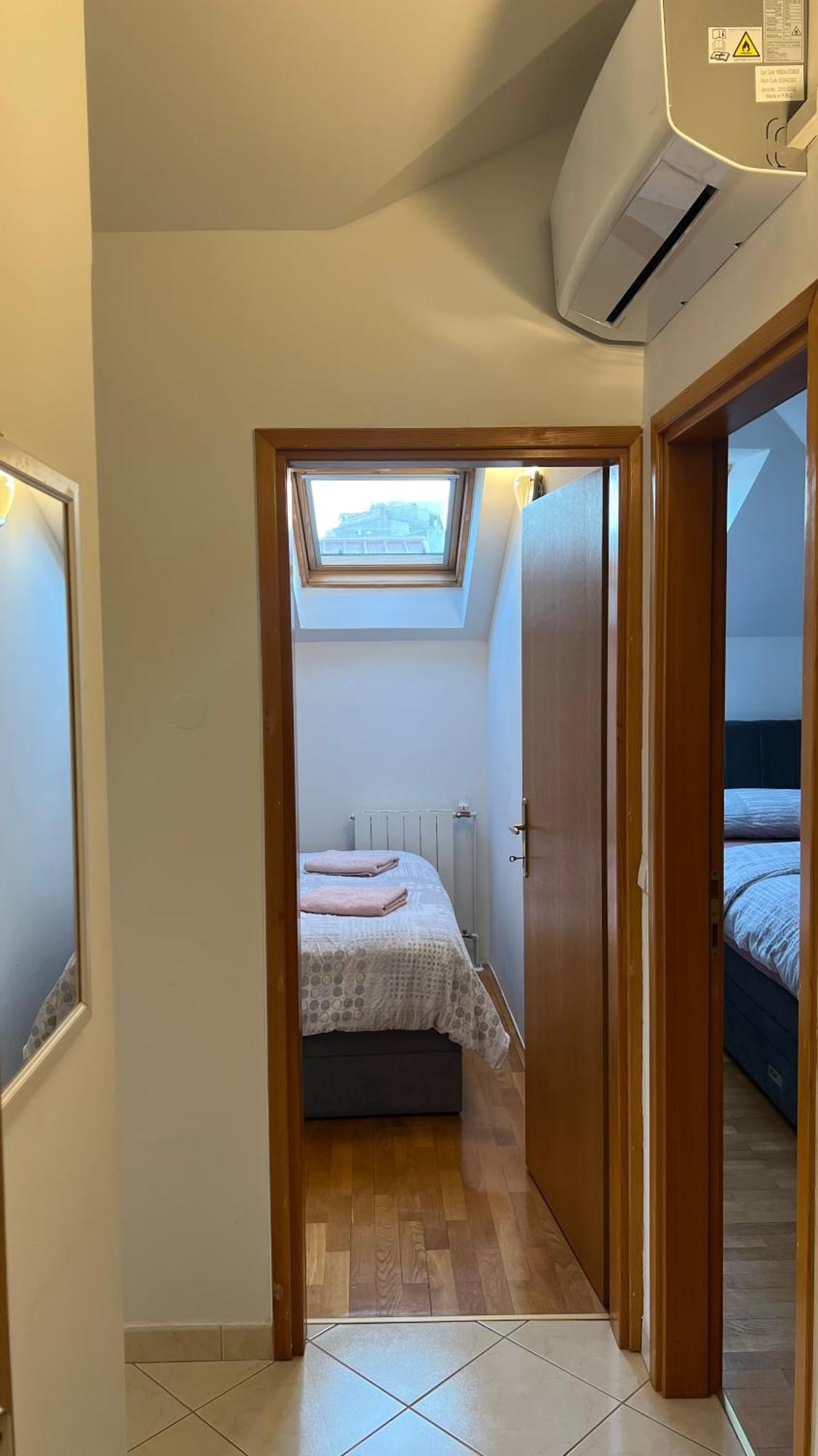Apartments Neven 오미스 외부 사진