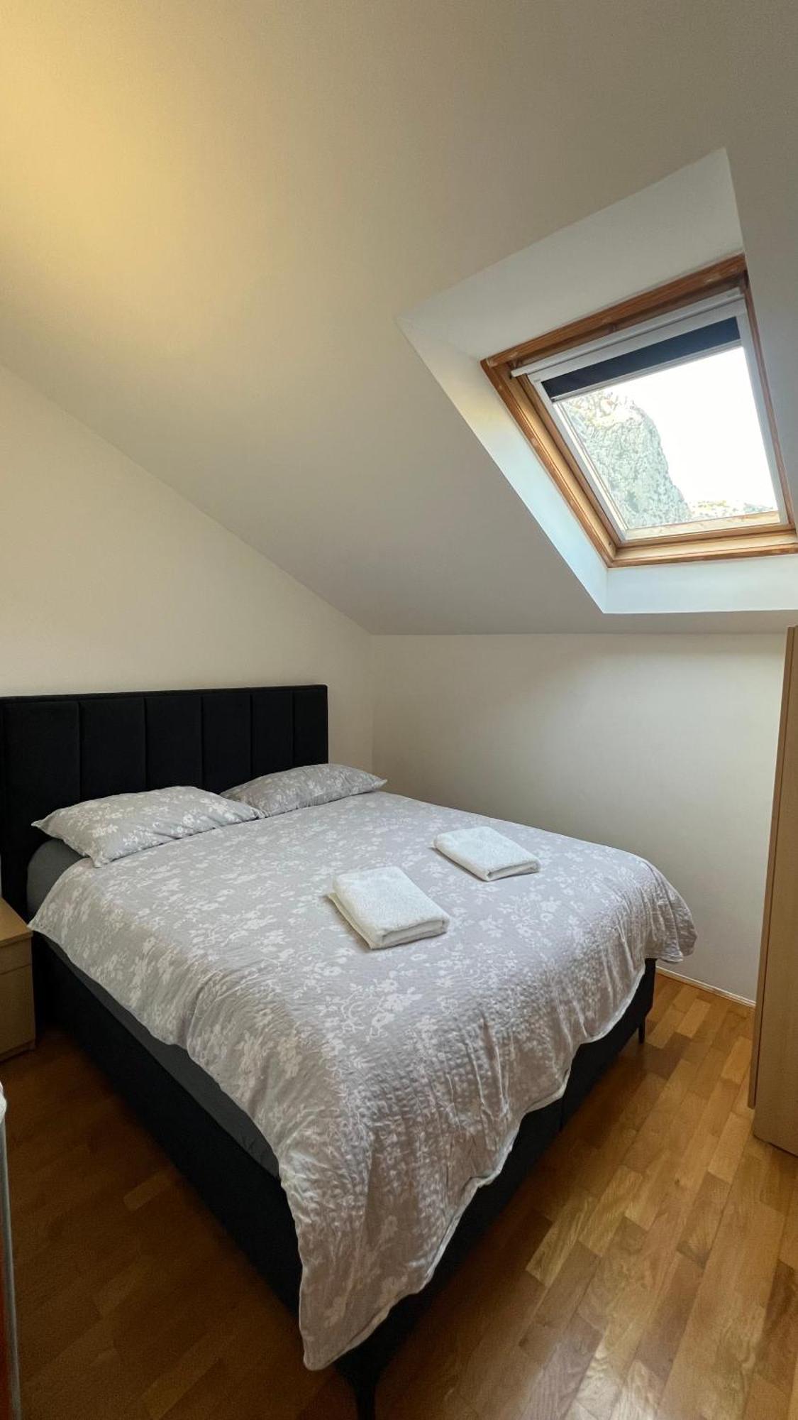 Apartments Neven 오미스 외부 사진