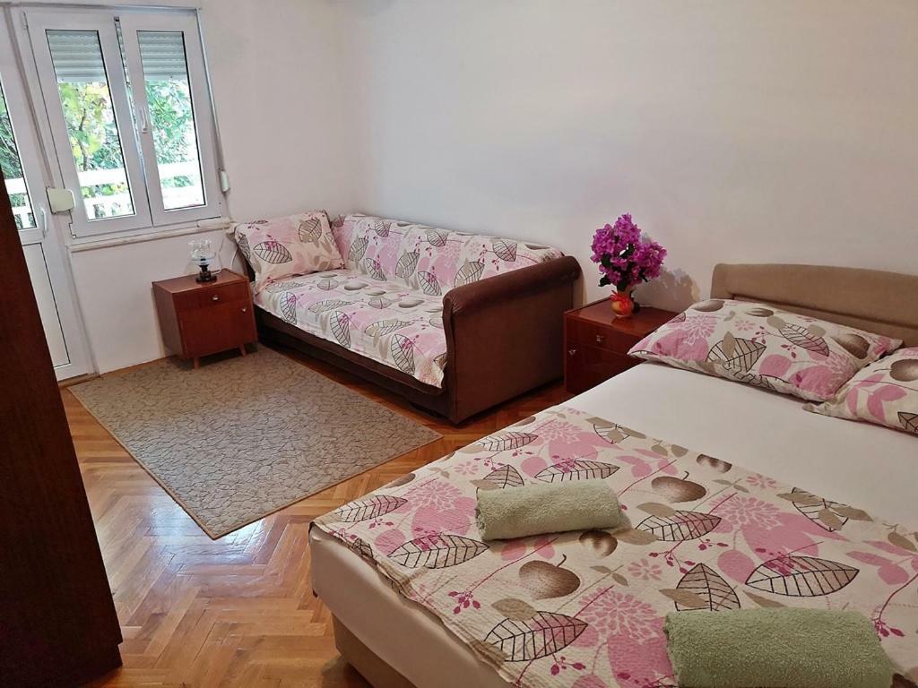 Apartments Neven 오미스 외부 사진